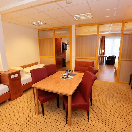 Hotel Am Holzhafen Stade Exteriör bild