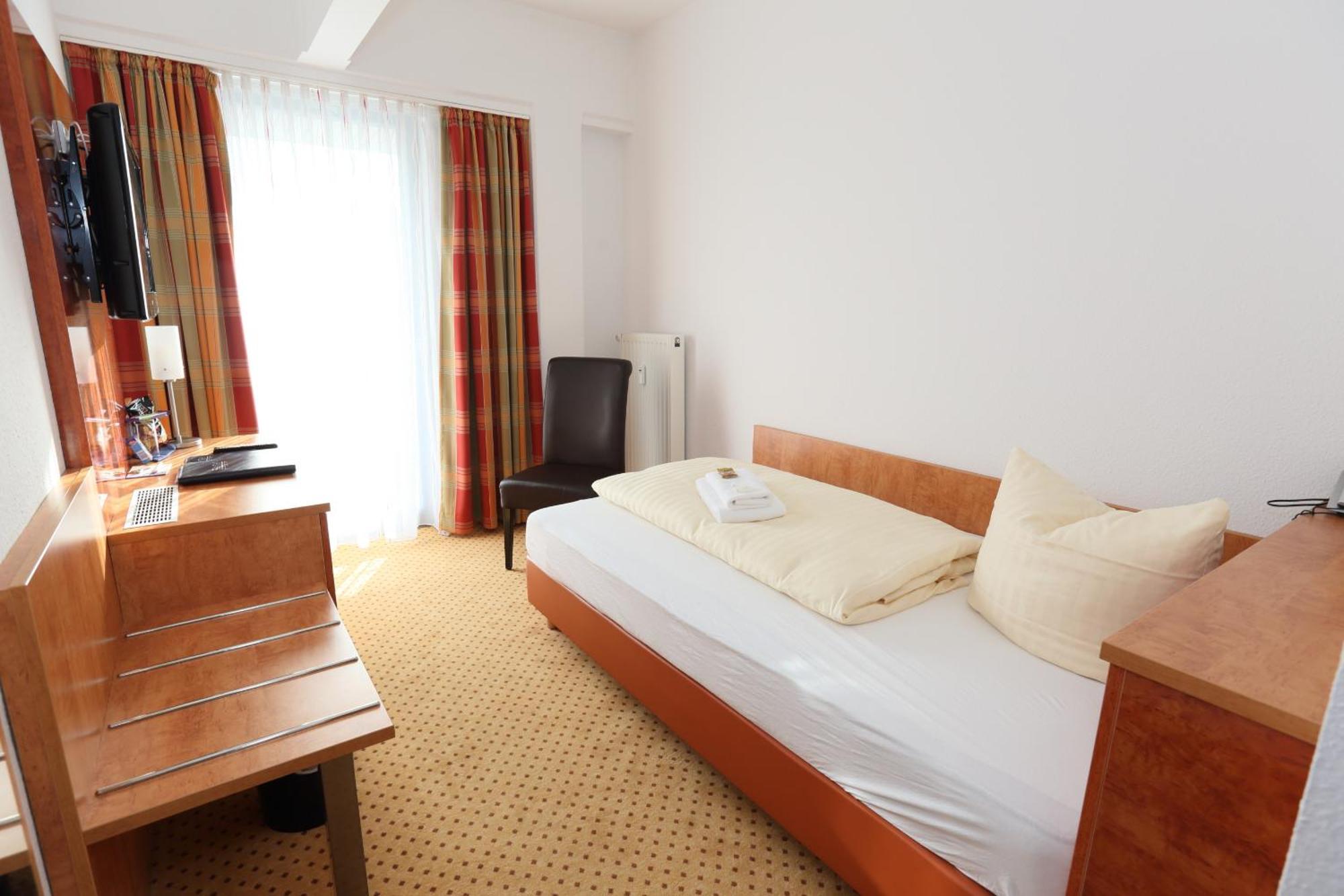 Hotel Am Holzhafen Stade Exteriör bild
