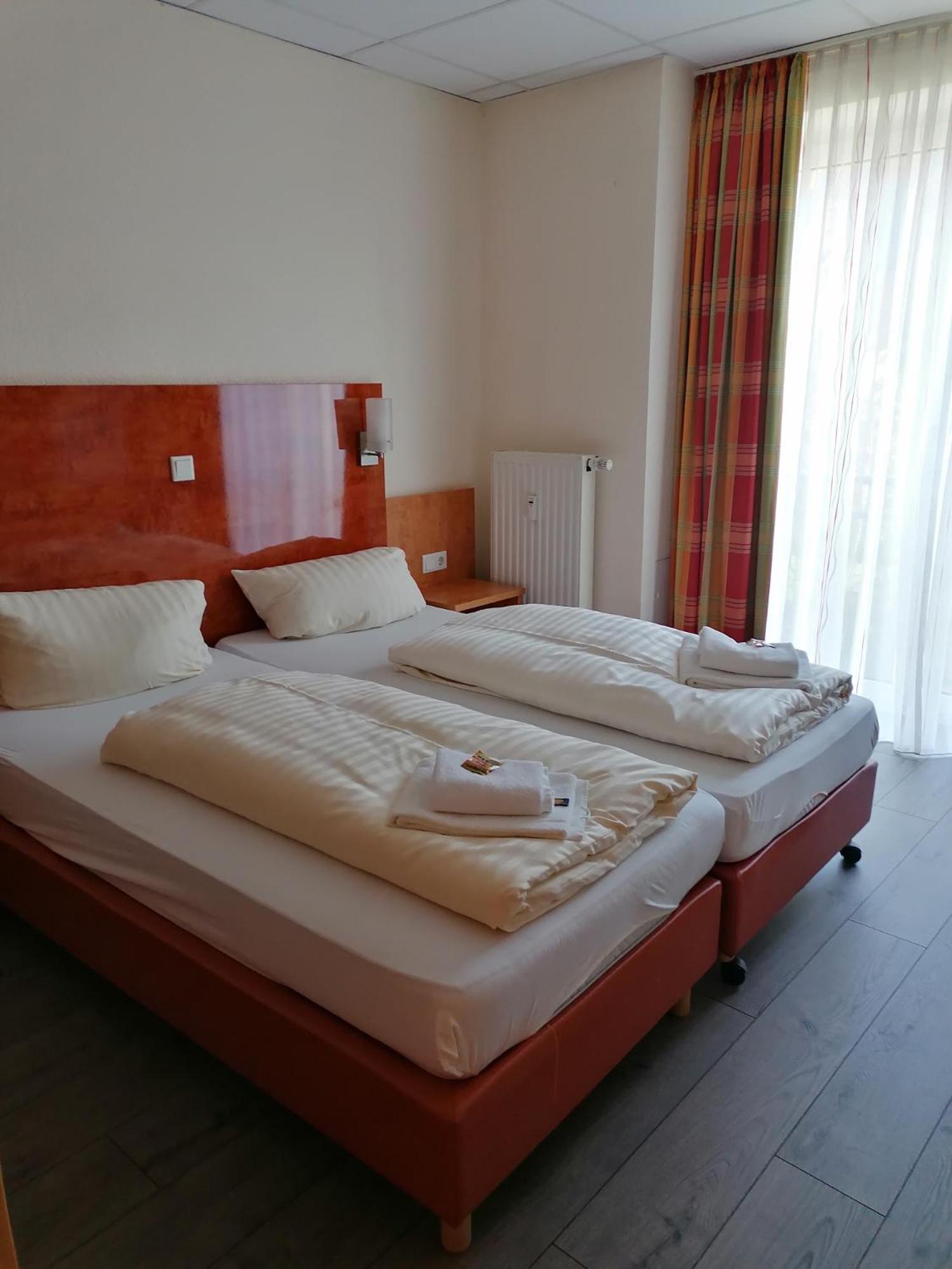 Hotel Am Holzhafen Stade Exteriör bild