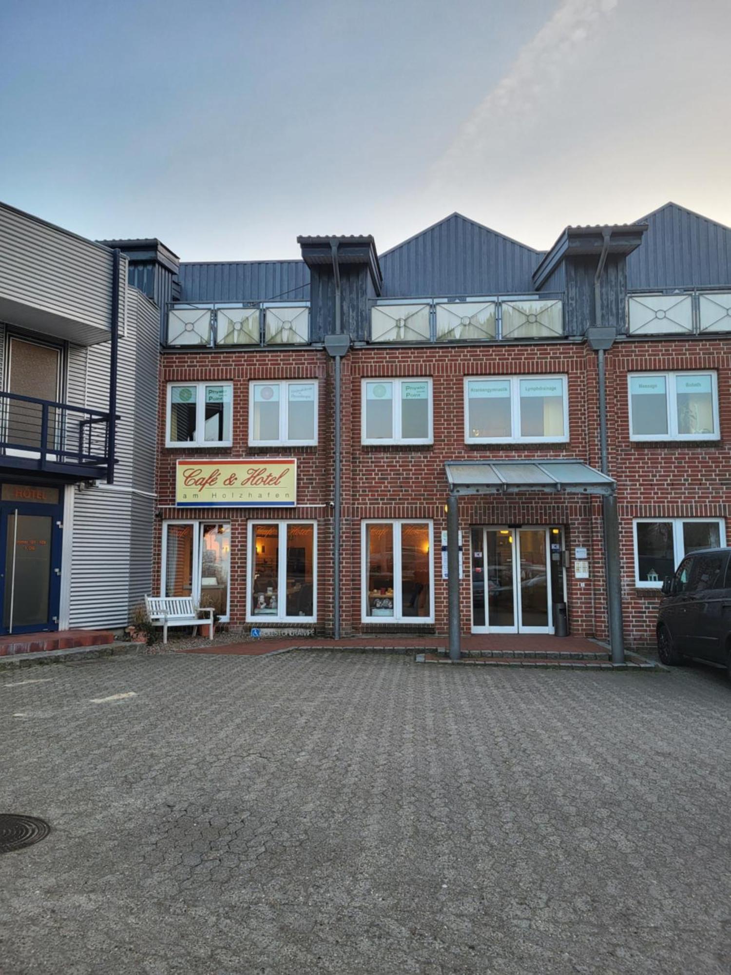 Hotel Am Holzhafen Stade Exteriör bild